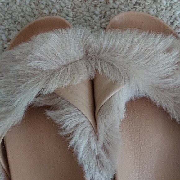 Vince sheep fur Garrison beige leather slide sandals size 38 - Picture 9 of 11